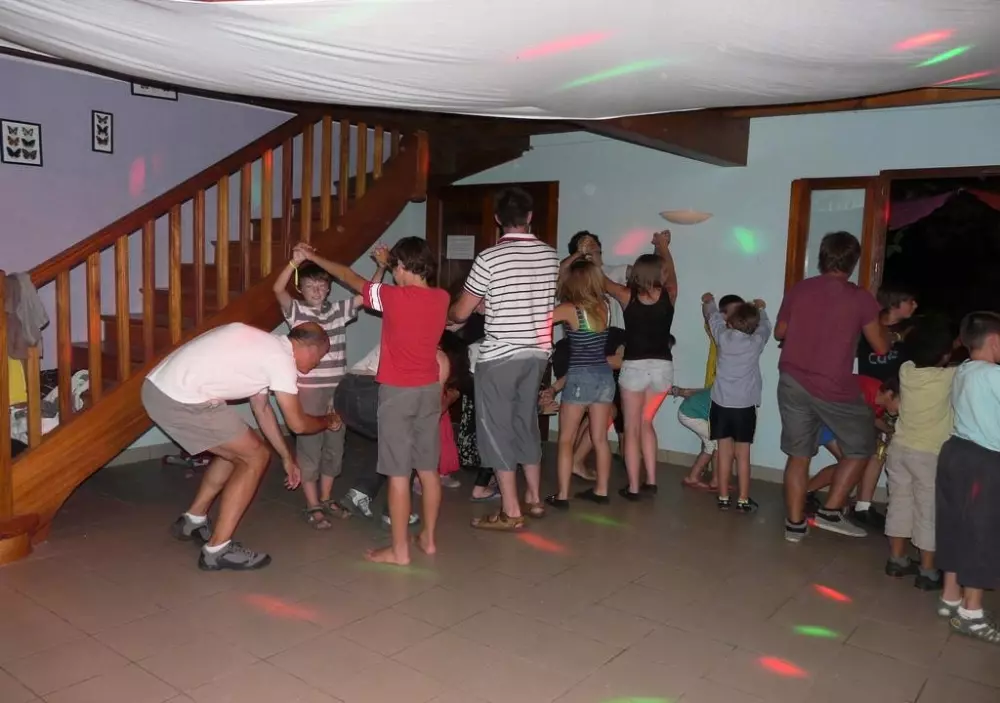 Ushuaïa Villages - Camping Le Port de Lacombe 3 Sterren★★★