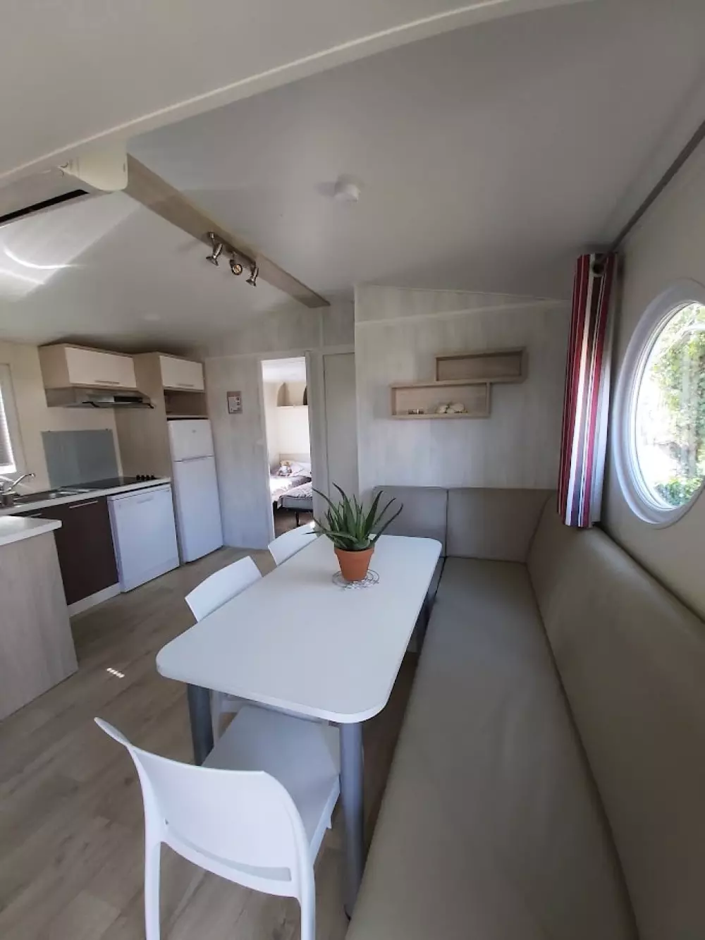 Ushuaïa Villages - Camping Le Port de Lacombe 3 Sterren★★★