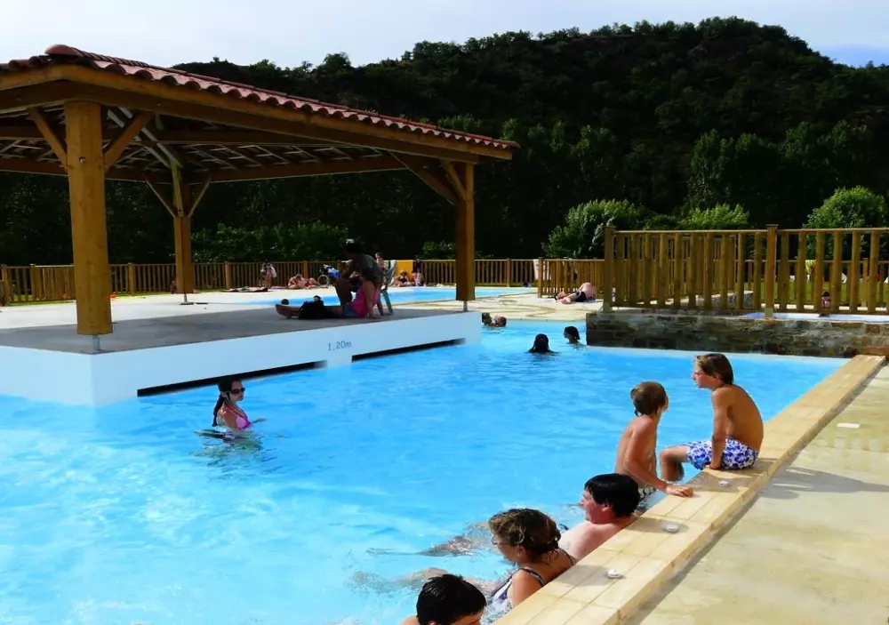 Ushuaïa Villages - Camping Le Port de Lacombe 3 Sterren★★★