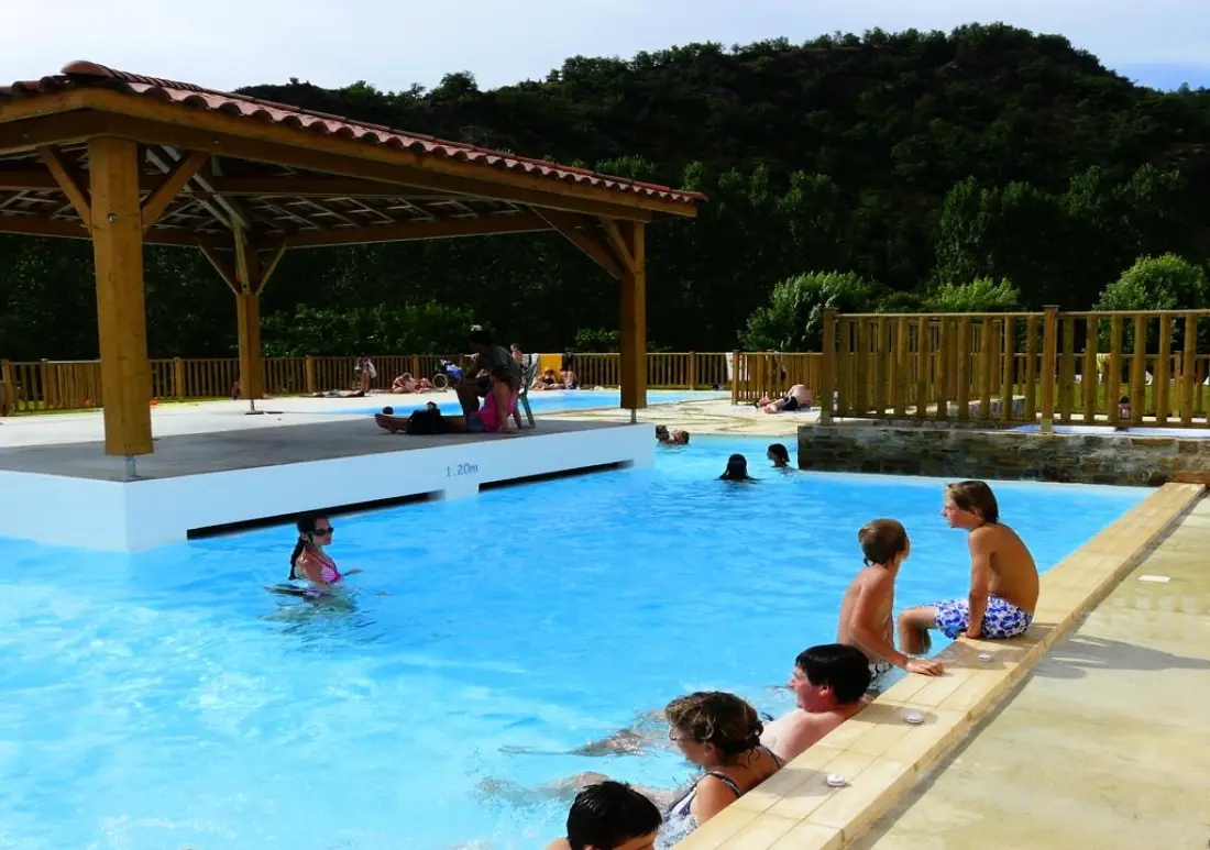 Ushuaïa Villages - Camping Le Port de Lacombe 3 Sterne★★★