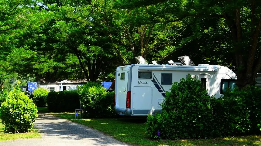 Ushuaïa Villages - Camping Le Port de Lacombe 3 Sterne★★★
