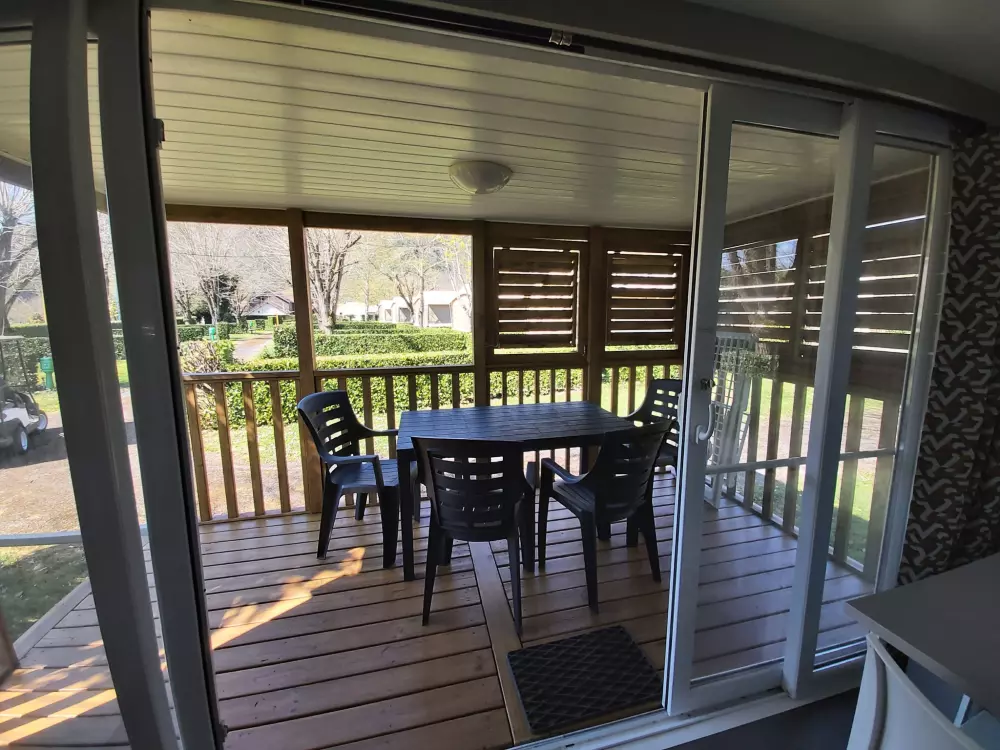 Ushuaïa Villages - Camping Le Port de Lacombe 3 Sterren★★★