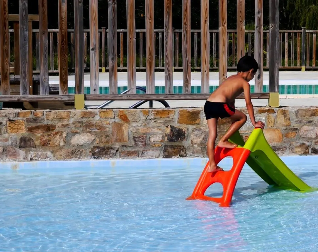 Ushuaïa Villages - Camping Le Port de Lacombe 3 Sterne★★★