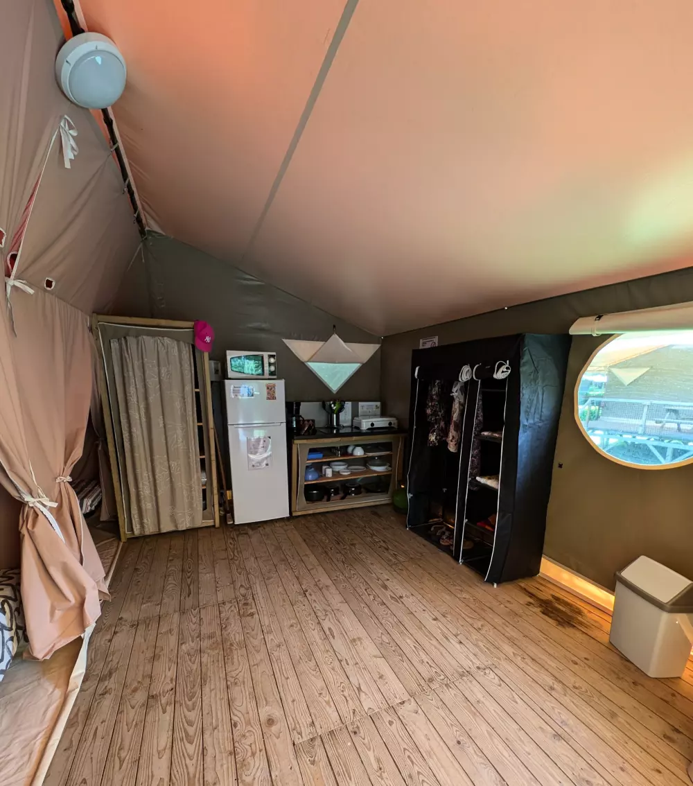 Ushuaïa Villages - Camping Le Port de Lacombe 3 Sterren★★★