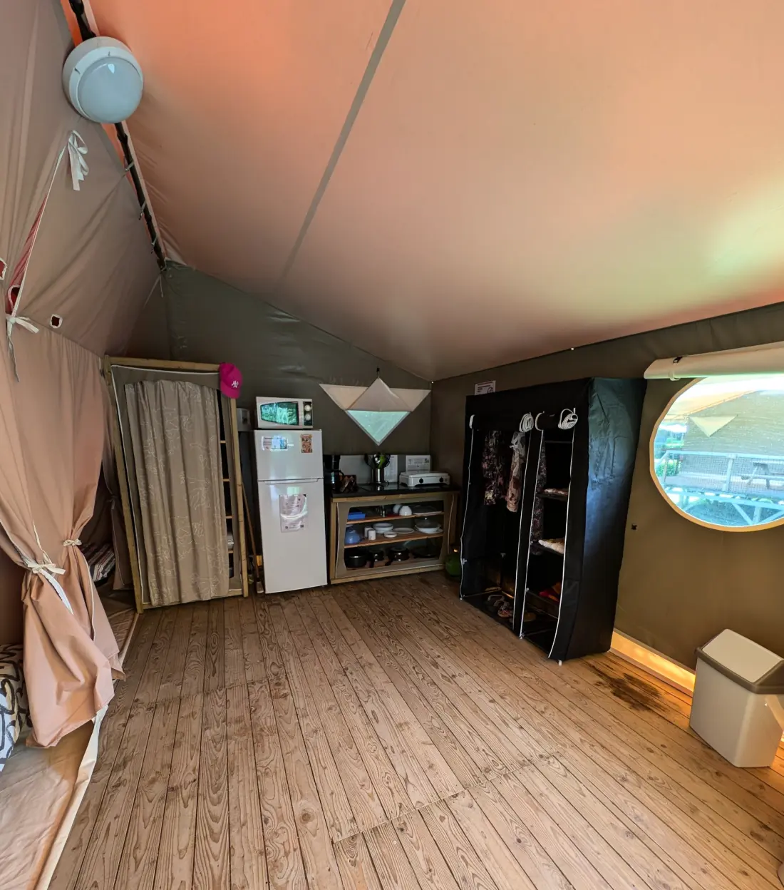 Ushuaïa Villages - Camping Le Port de Lacombe 3 Sterne★★★
