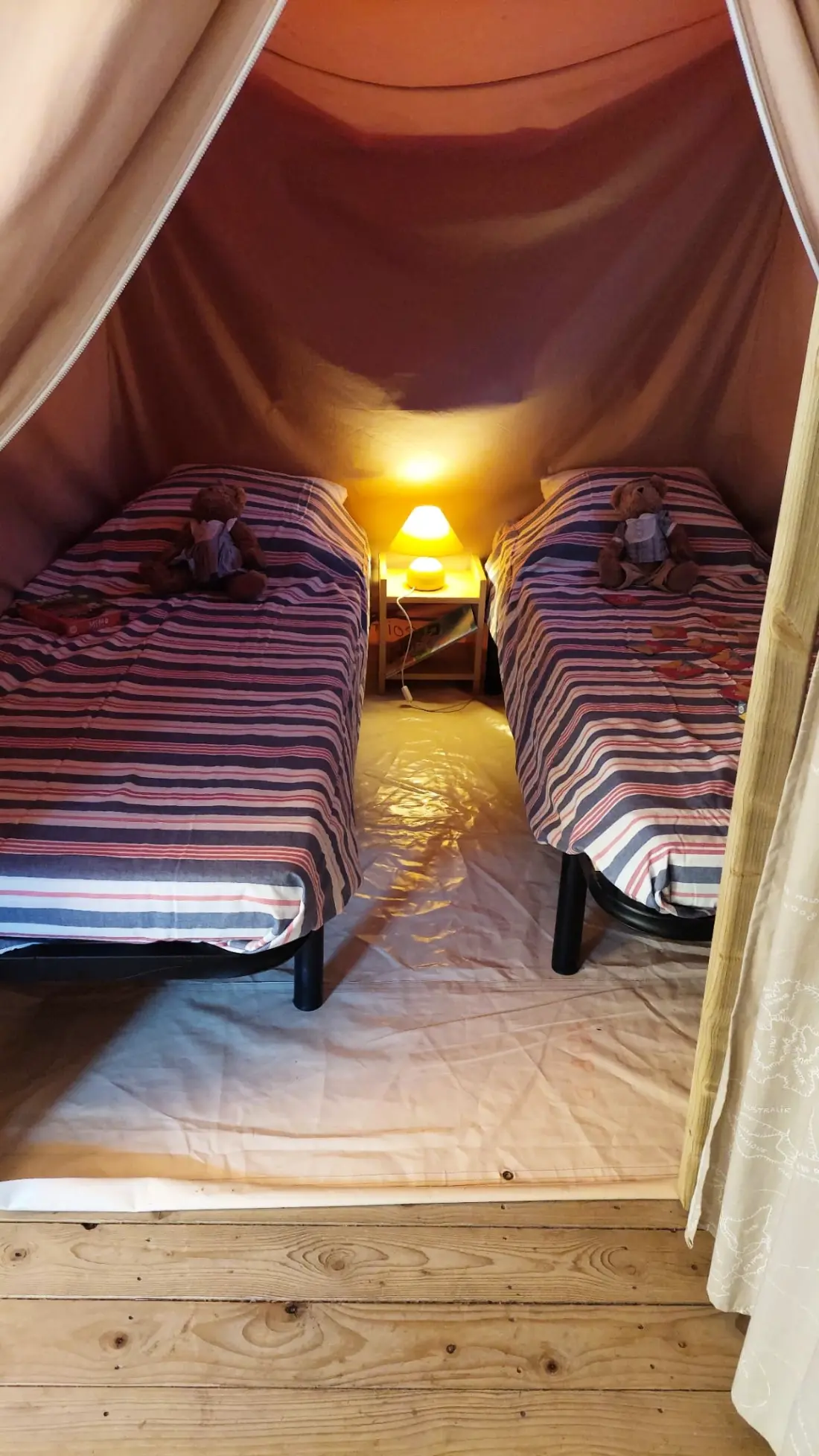 Ushuaïa Villages - Camping Le Port de Lacombe 3 Sterne★★★