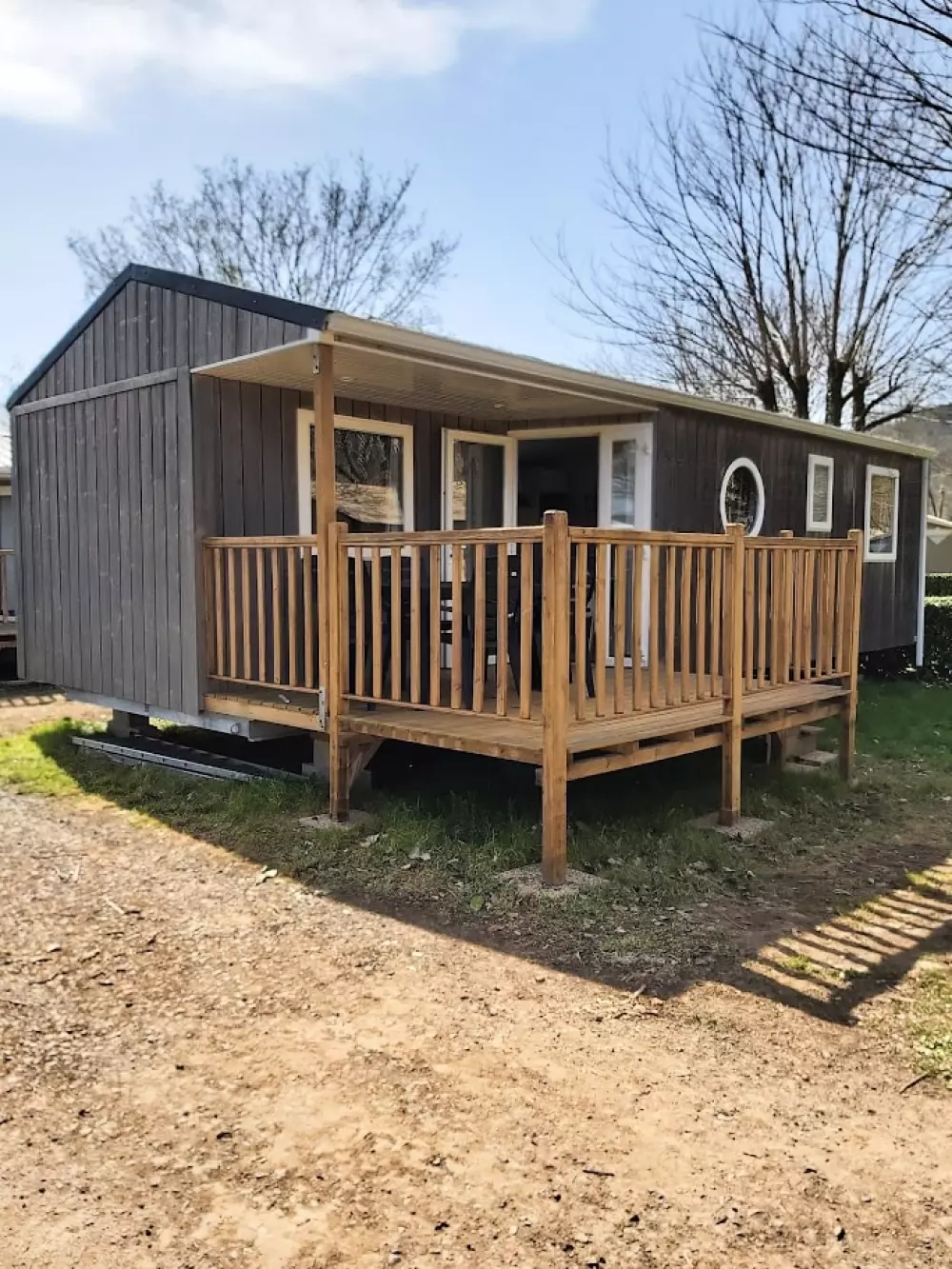 Ushuaïa Villages - Camping Le Port de Lacombe 3 Sterren★★★