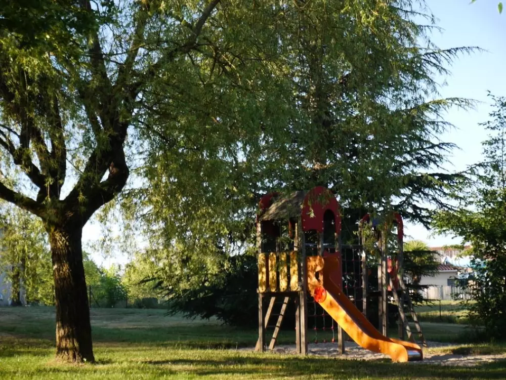 Ushuaïa Villages - Camping Le Port de Lacombe 3 Sterren★★★