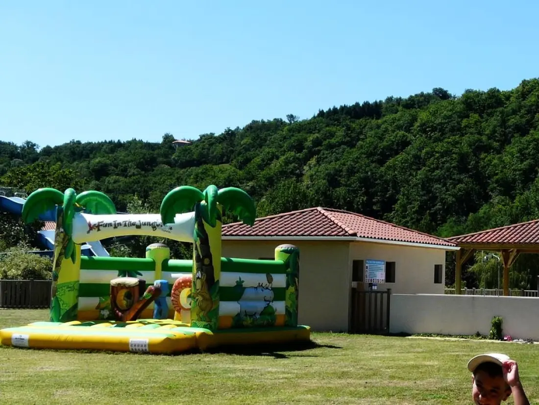 Ushuaïa Villages - Camping Le Port de Lacombe 3 Sterne★★★