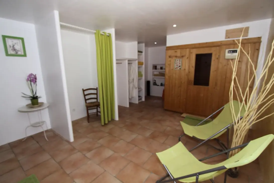 Le Jas, Charming Mas, Shared Swimming pool, Nature, Quiet, 6 Ha Provence
