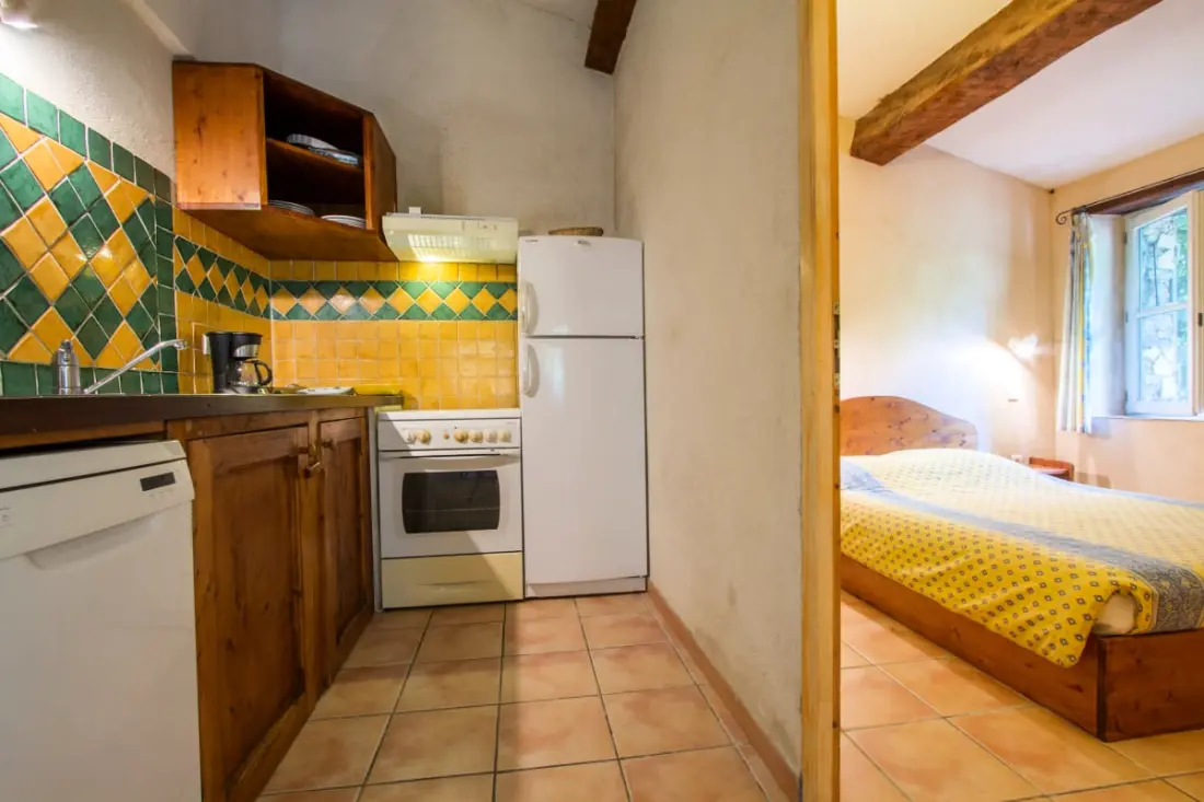 Le Jas, Charming Mas, Shared Swimming pool, Nature, Quiet, 6 Ha Provence
