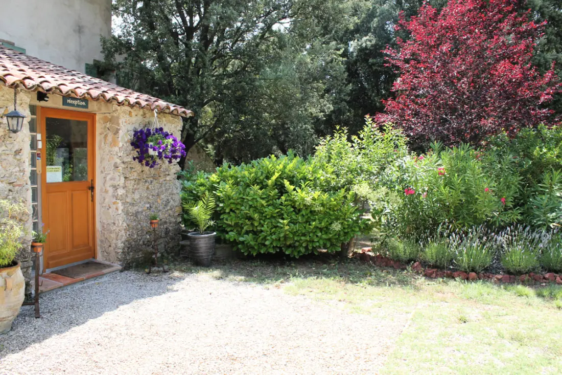 Le Jas, Charming Mas, Shared Swimming pool, Nature, Quiet, 6 Ha Provence