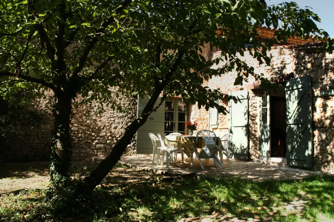 Le Jas, Charming Mas, Shared Swimming pool, Nature, Quiet, 6 Ha Provence