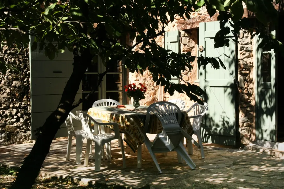 Le Jas, Charming Mas, Shared Swimming pool, Nature, Quiet, 6 Ha Provence