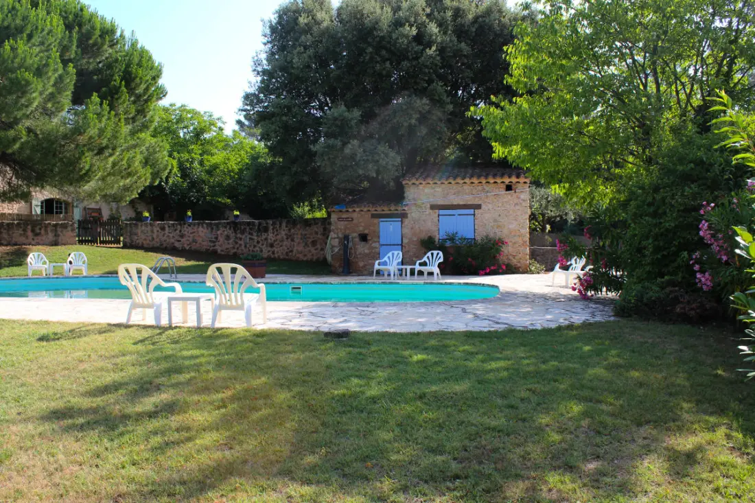 Le Jas, Charming Mas, Shared Swimming pool, Nature, Quiet, 6 Ha Provence