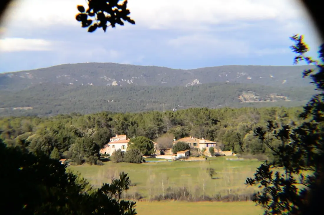 Le Jas, Charming Mas, Shared Swimming pool, Nature, Quiet, 6 Ha Provence