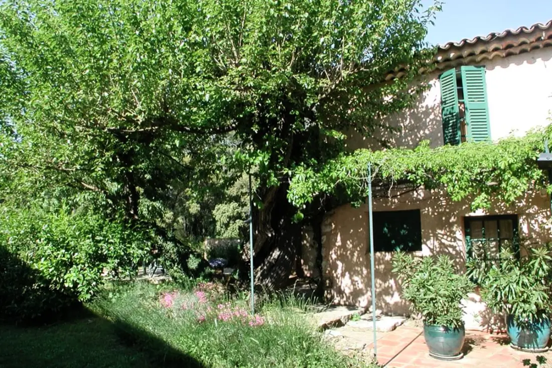 Les Messugues, Typical Provençal Mas With Shared Pool, Természet, Csend