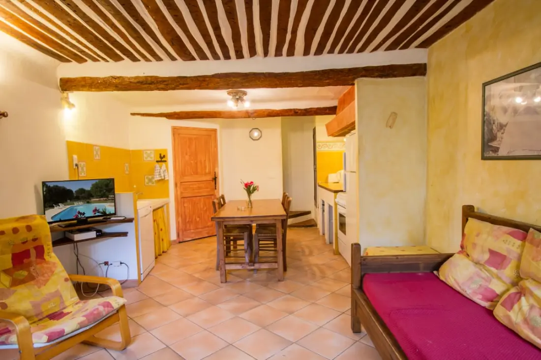 Les Messugues, Typical Provençal Mas With Shared Pool, Természet, Csend
