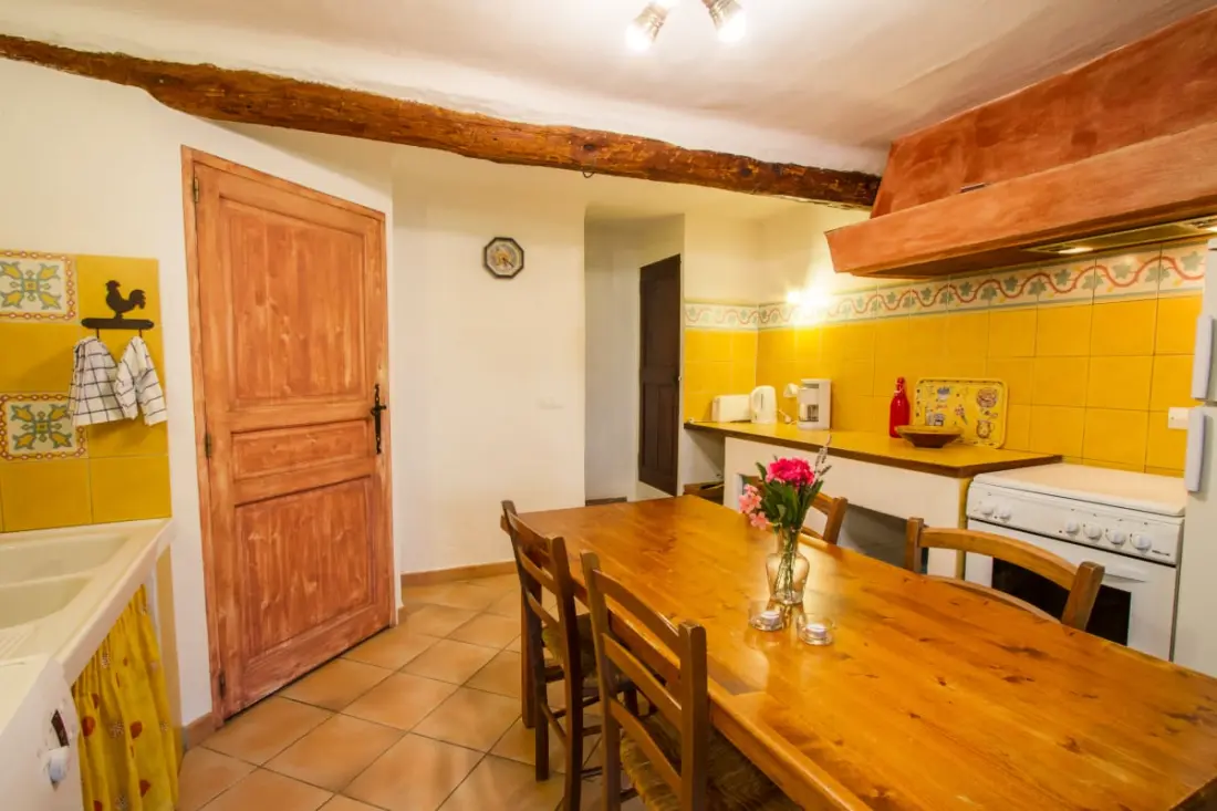 Les Messugues, Typical Provençal Mas With Shared Pool, Természet, Csend