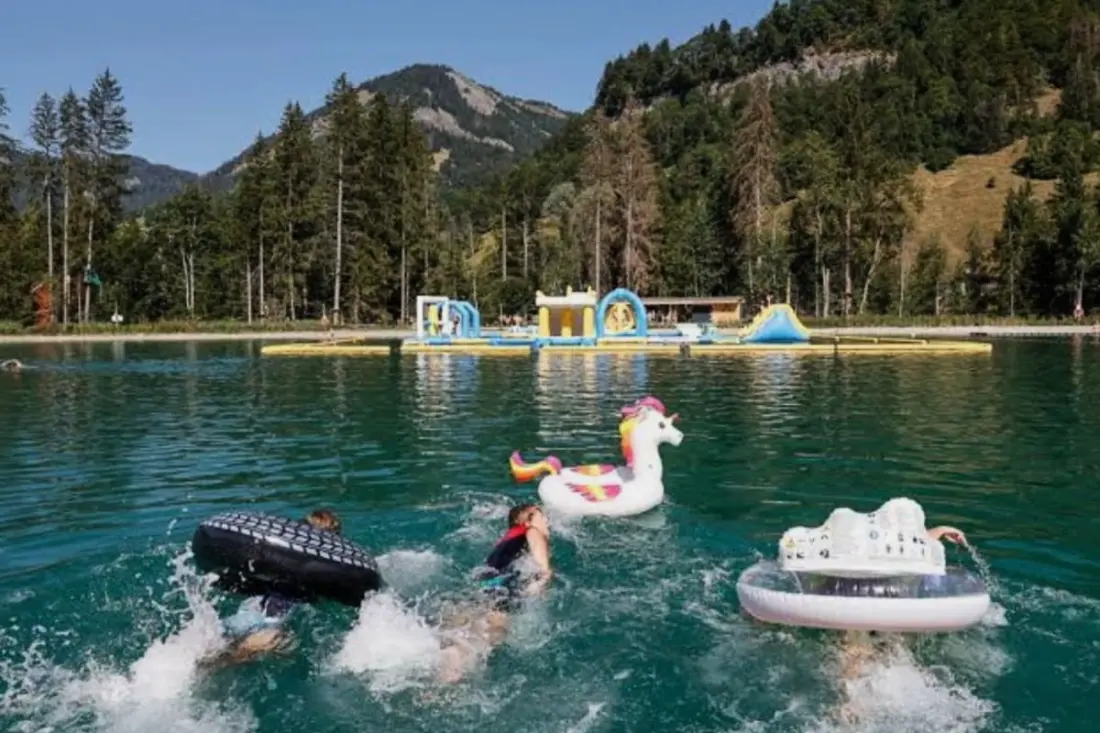 Apartman úszó medencével Au Pied Des Pistes
