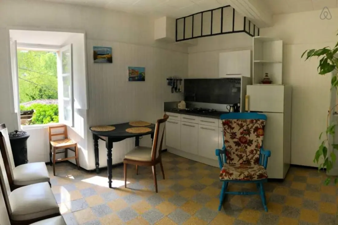 Charming Village House a Fontaine-de-vaucluse-ban