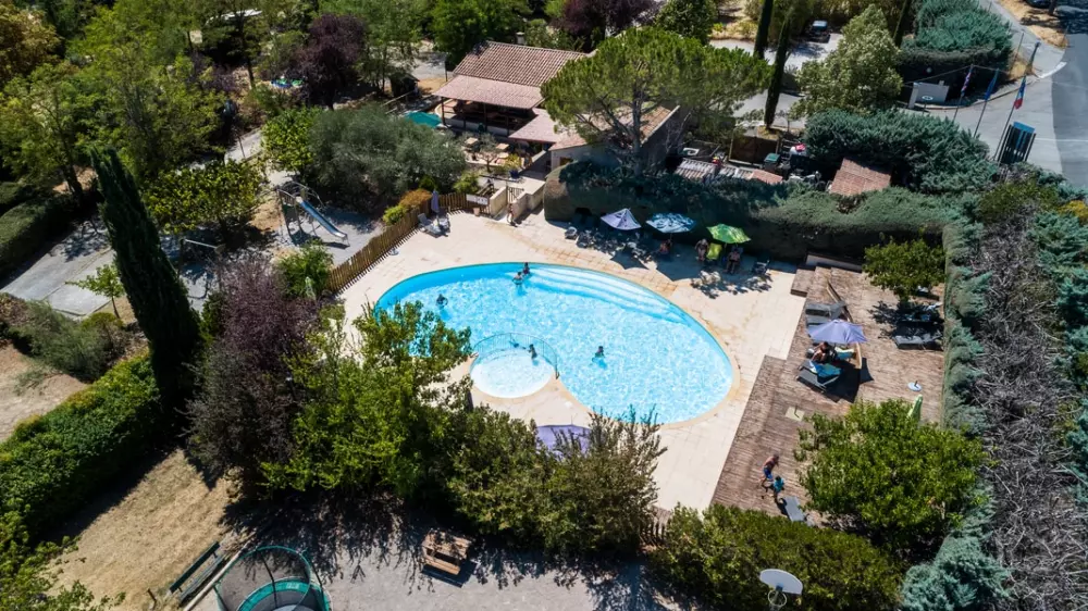 Camping Les Routes de Provence 3 Sterren★★★