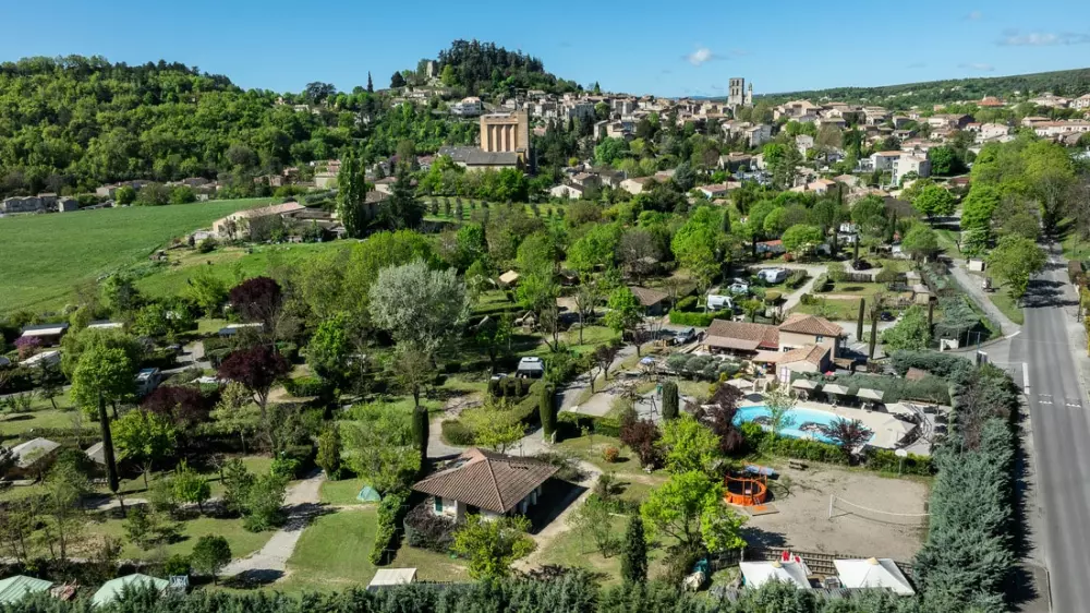 Camping Les Routes de Provence 3 Sterren★★★