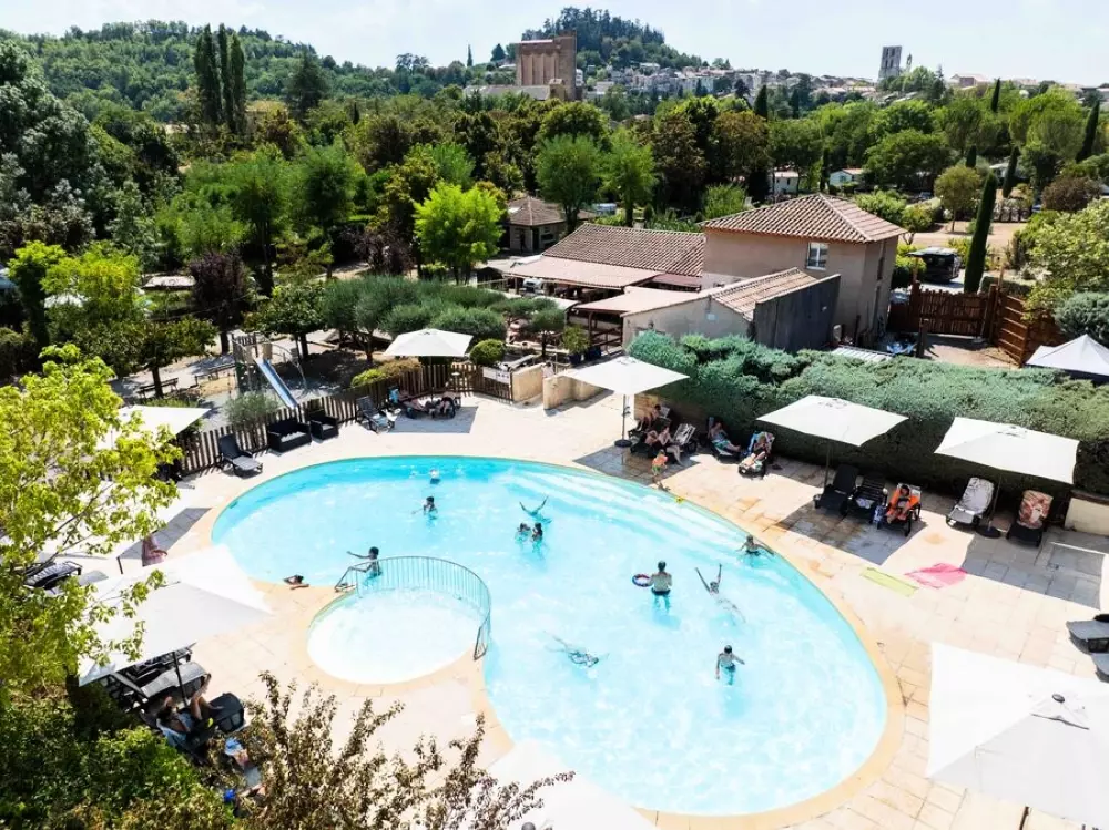 Camping Les Routes de Provence 3 Sterren★★★