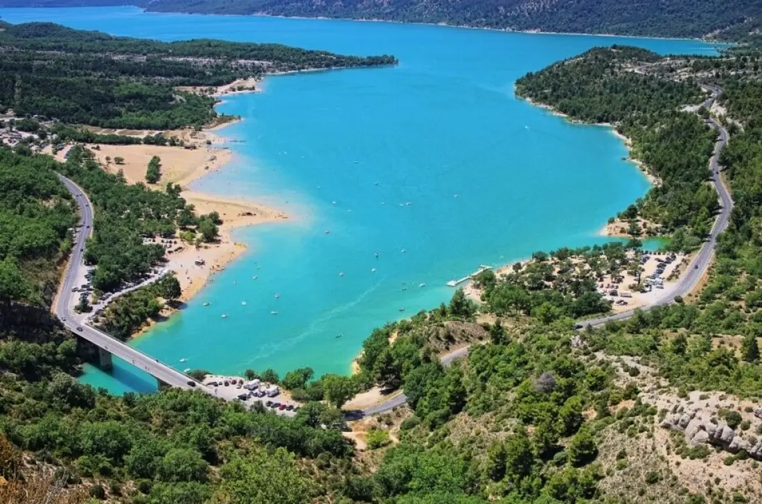 Camping Les Routes de Provence 3 étoiles★★★