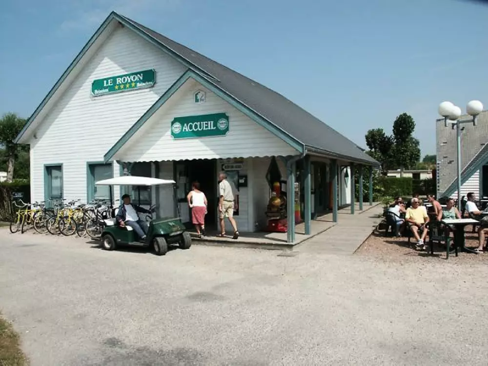 Camping Paradis Le Royon4 Stars★★★★