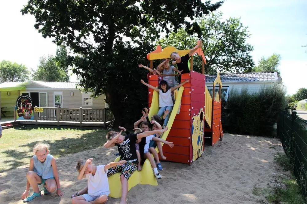 Camping DE LA PISCINE 4 étoiles★★★★