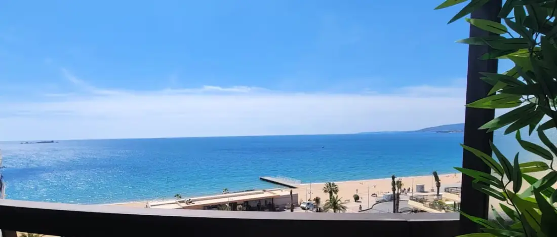 Apartment 3p With Terrace In Front De Mer