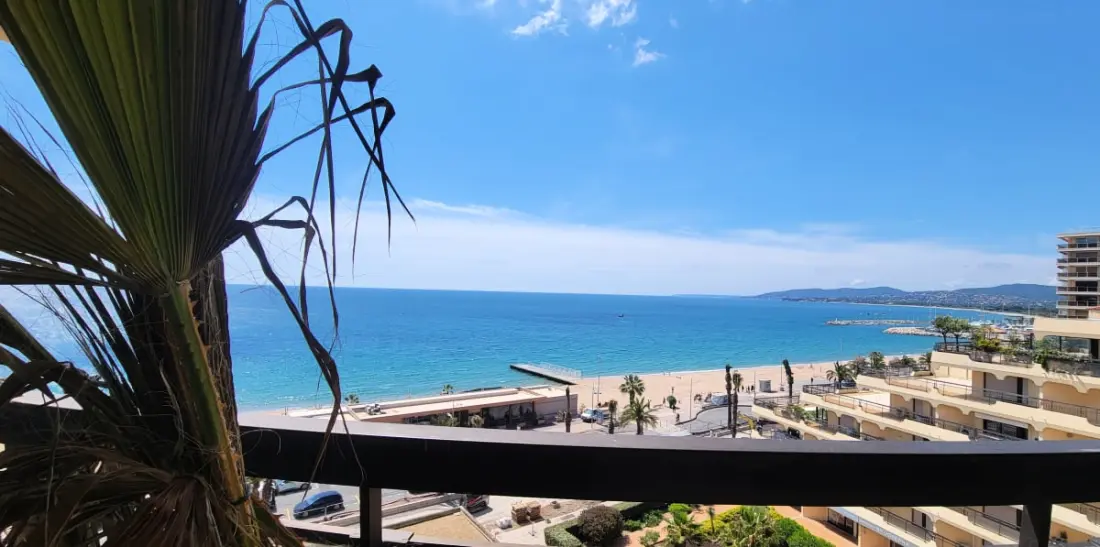 Apartment 3p With Terrace In Front De Mer