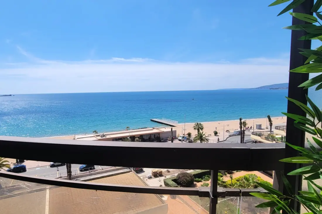 Apartment 3p With Terrace In Front De Mer