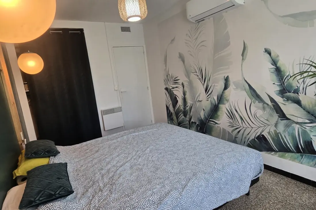 Apartment in Fréjus Near Beach With Balcony