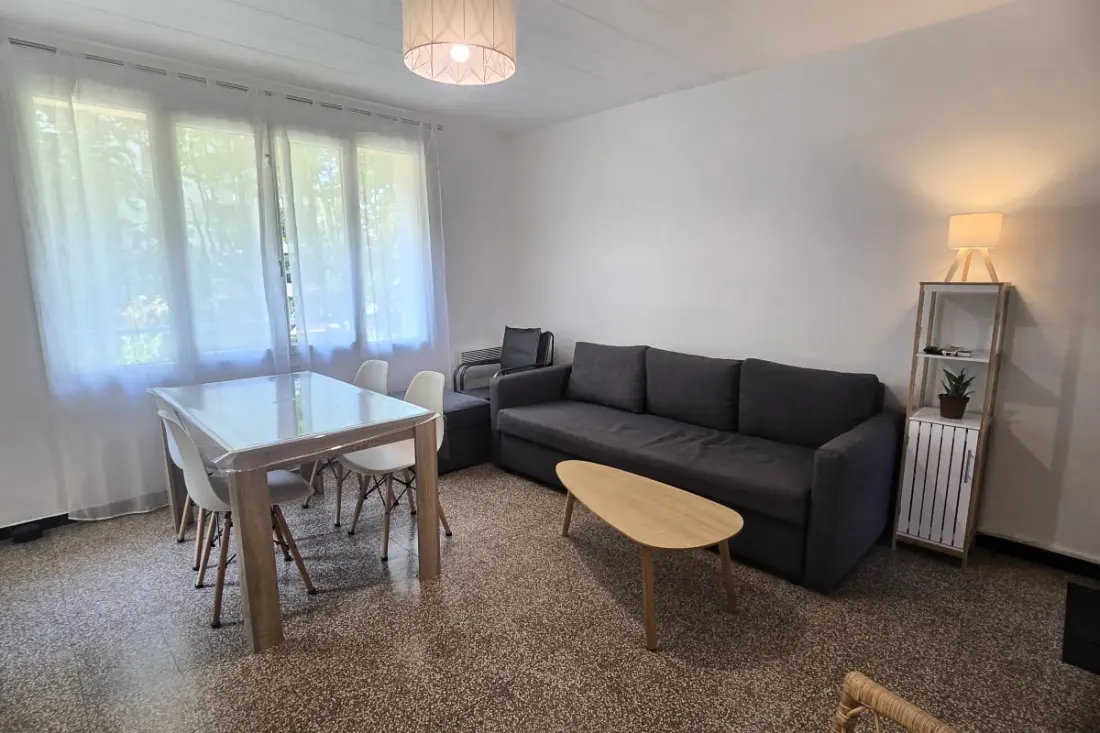 Apartment in Fréjus Near Beach With Balcony