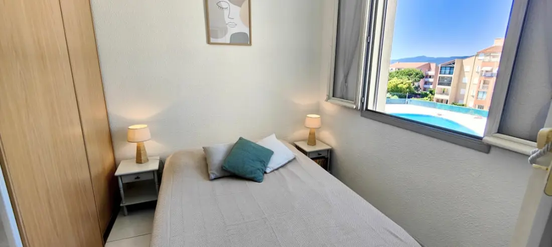 Apartment With Pool Near Downtown