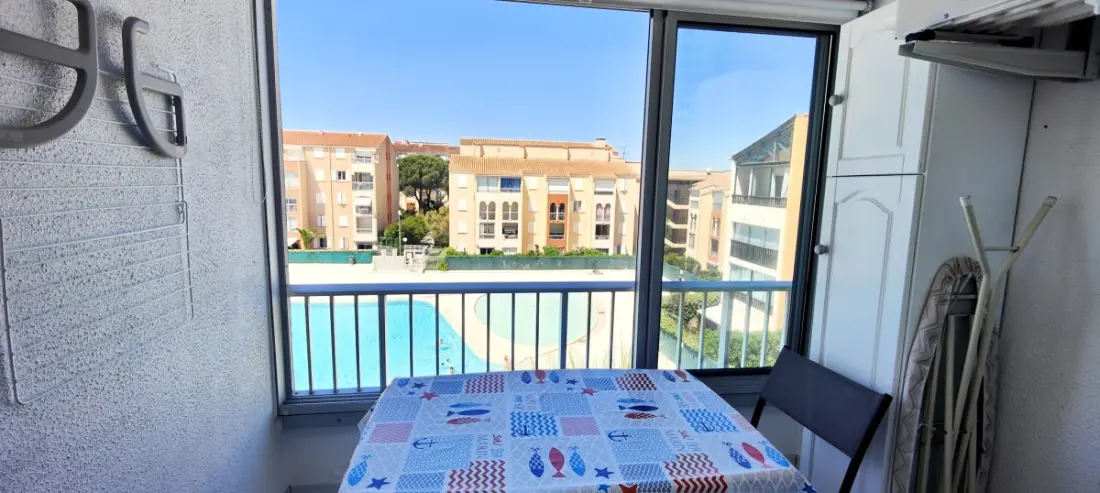 Apartment With Pool Near Downtown