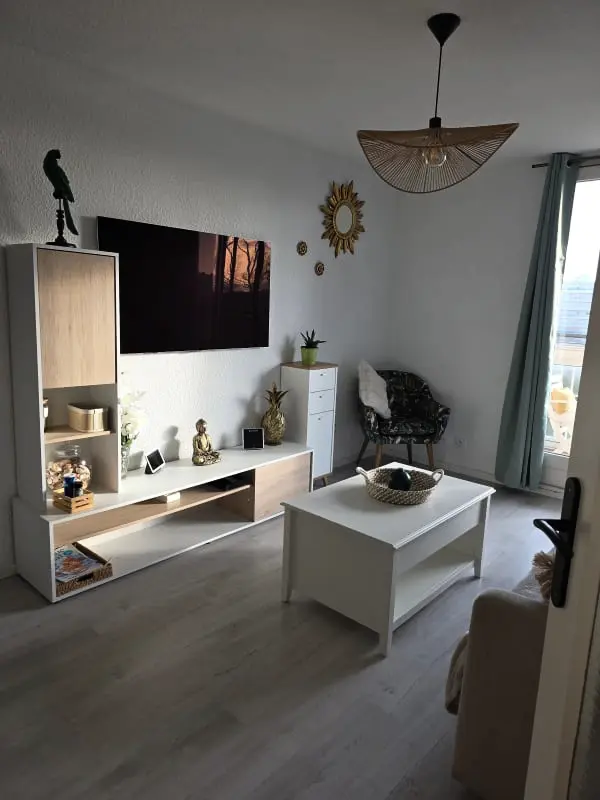 Apartment with View and Terrace in Fréjus