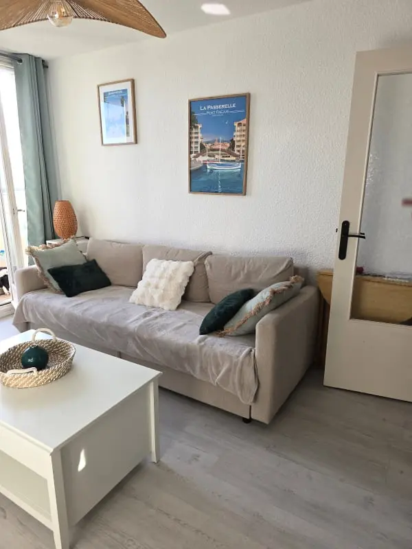 Apartment with View and Terrace in Fréjus