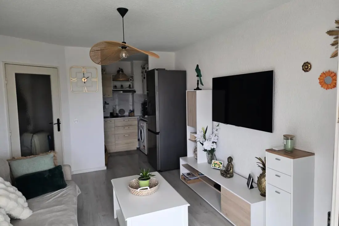 Apartment with View and Terrace in Fréjus