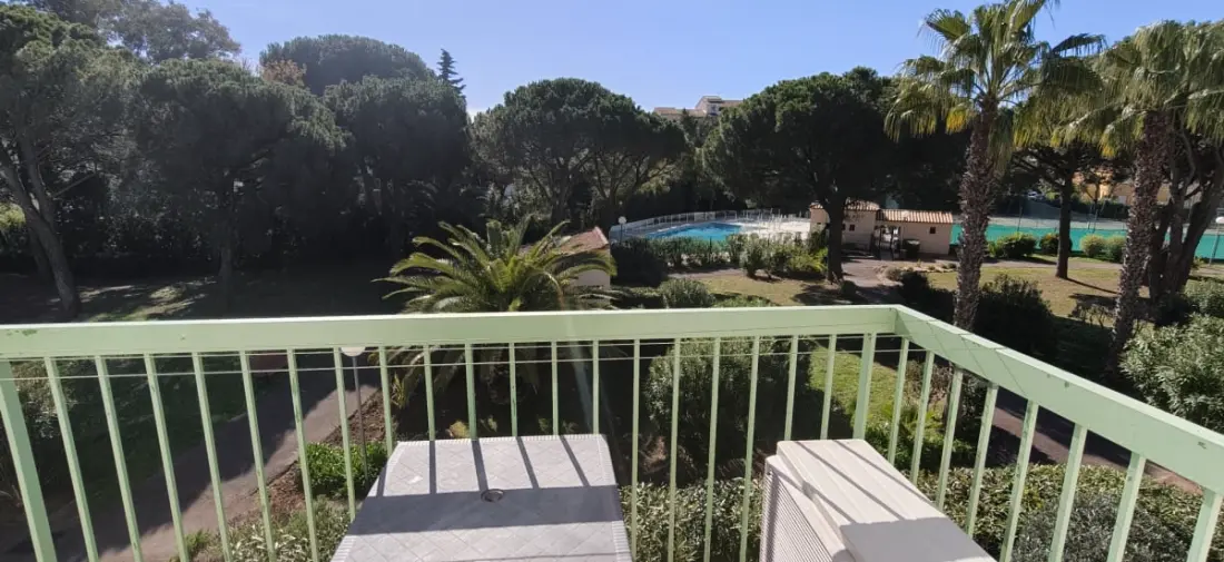 Quiet Apartment With Balcony And Swimming Pool