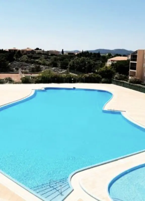 Luminous Apartment With Balcony And Swimming Pool