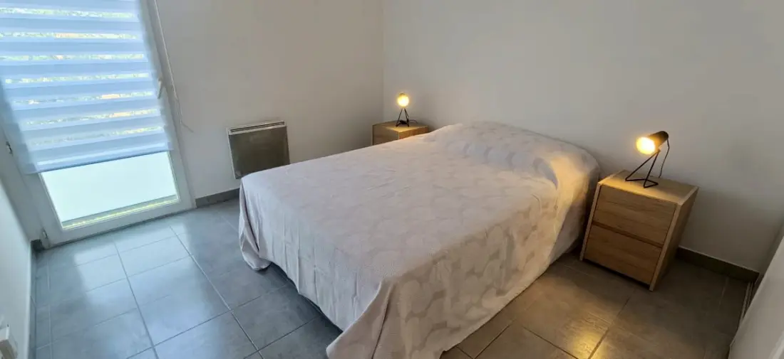 Apartment Refait à Neuf with Swimming pool and terrace