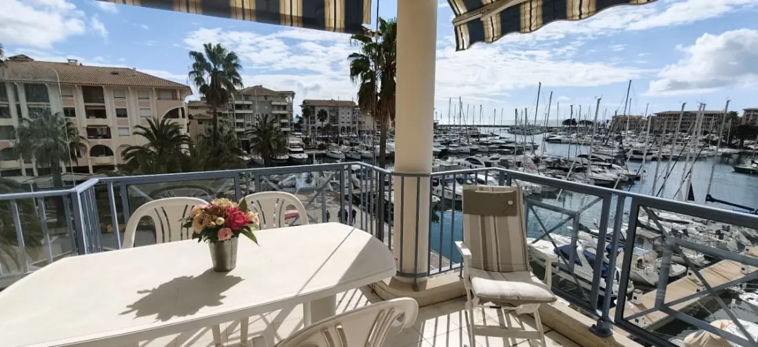 Apartment Sea View Sur La Marina De Fréjus