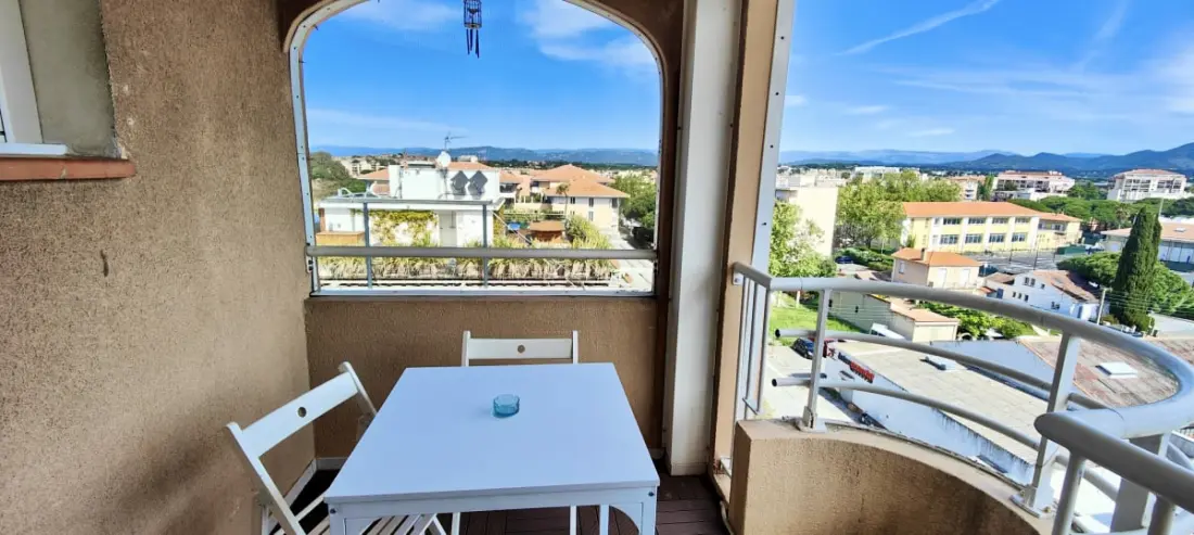 Your Studio With Balcony Near Beach!