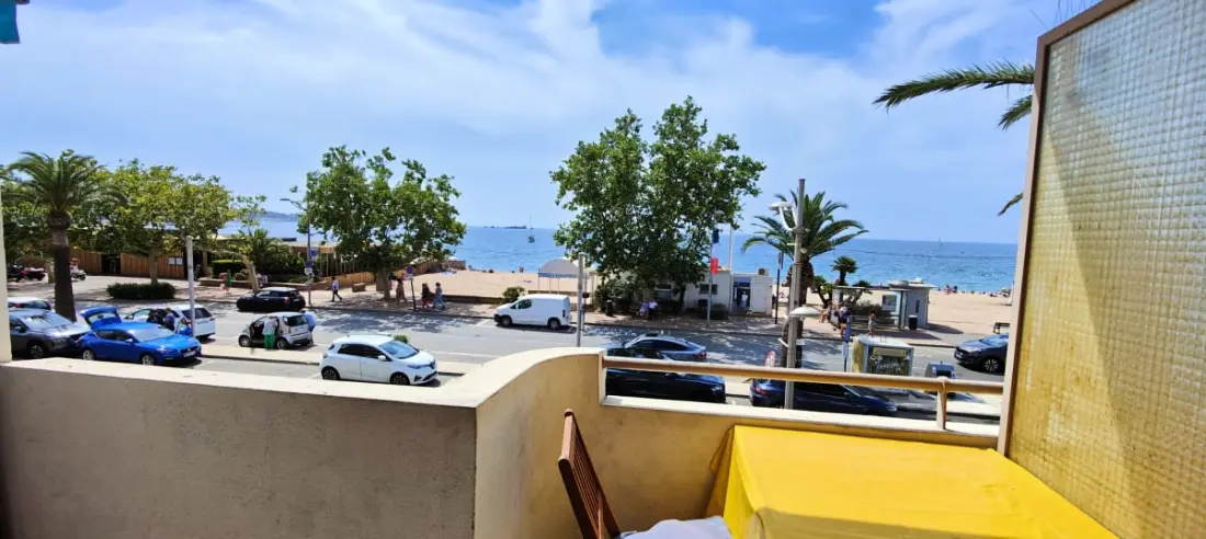Charming Studio In front of Sea to Frejus Beach