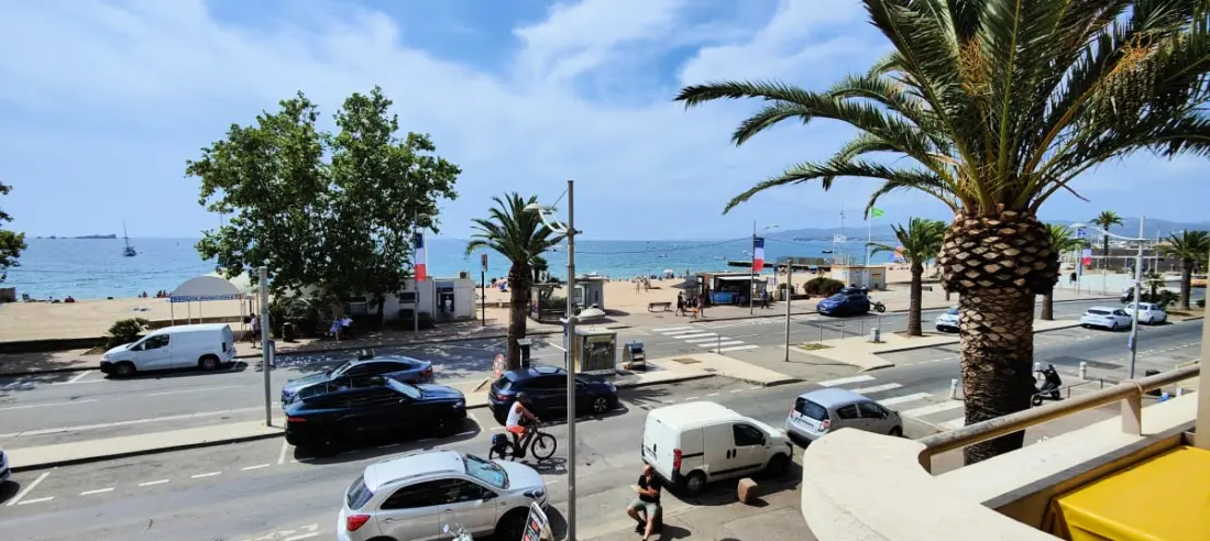 Charming Studio In front of Sea to Frejus Beach