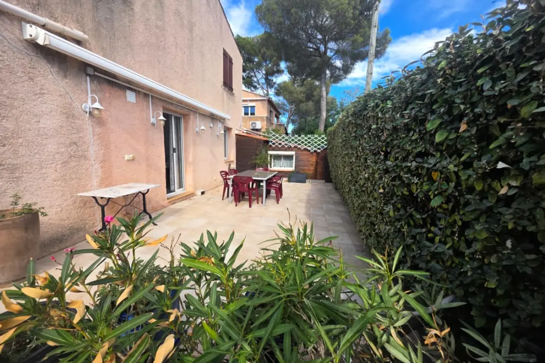 Beautiful Apartment With Garden Near Beach