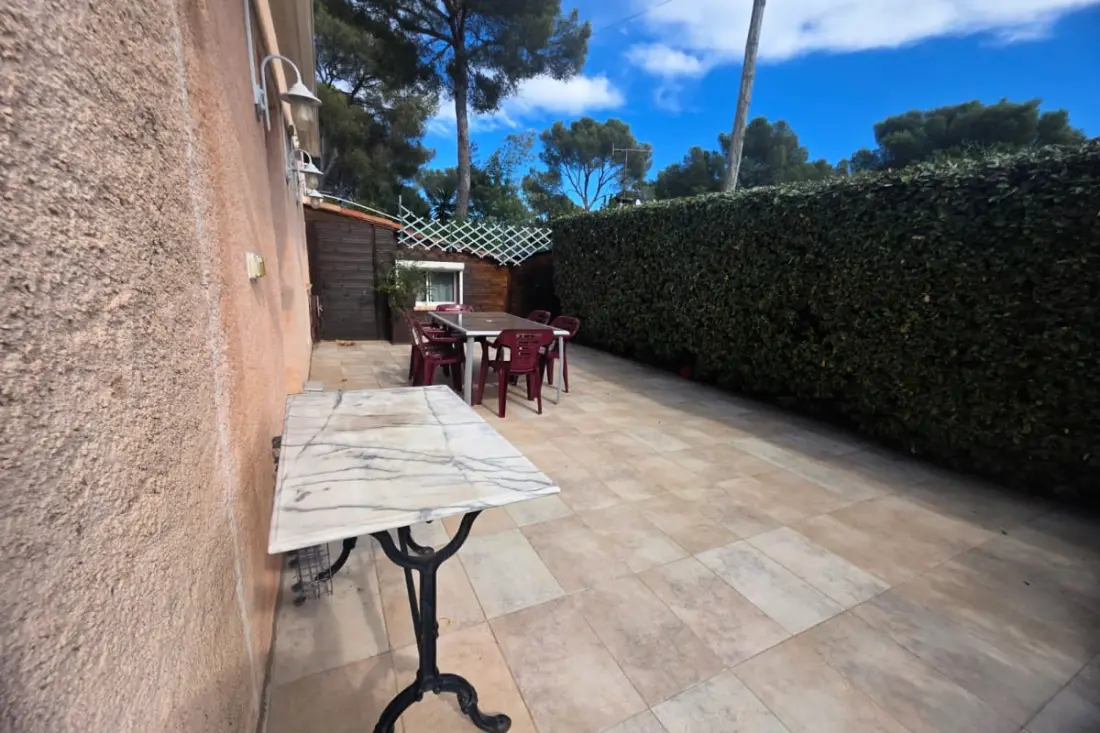 Beautiful Apartment With Garden Near Beach